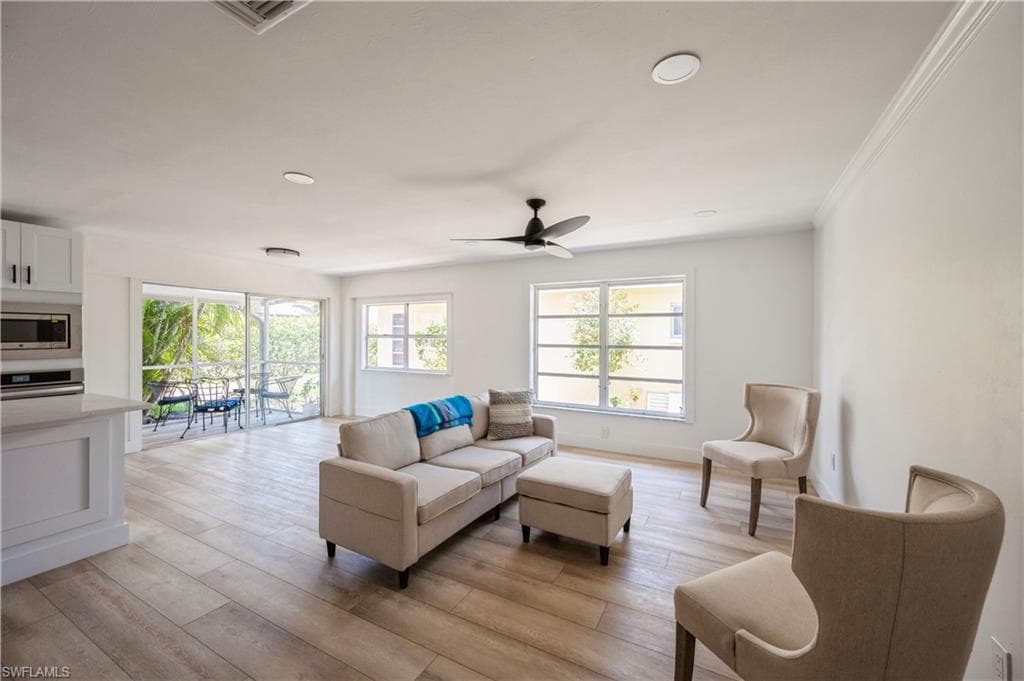 12 Crooked Ln 6, Naples, FL 34112-4
