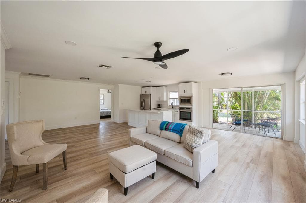 12 Crooked Ln 6, Naples, FL 34112-5
