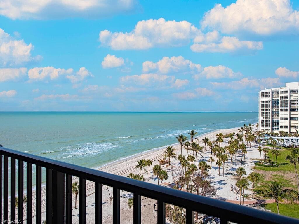 4005 Gulf Shore Blvd N 903, Naples, FL 34103-2