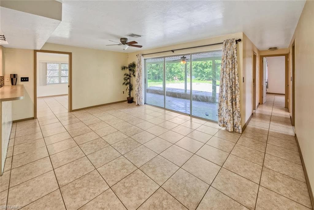29 Caribbean Rd, Naples, FL 34108-9