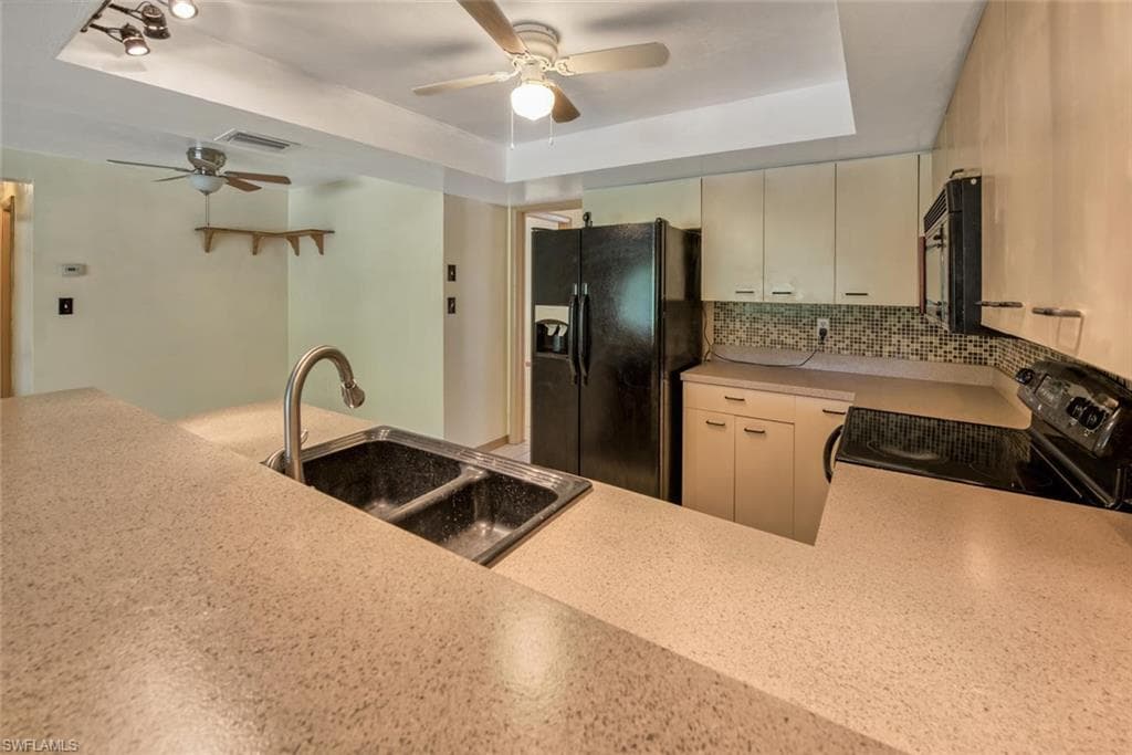 29 Caribbean Rd, Naples, FL 34108-11