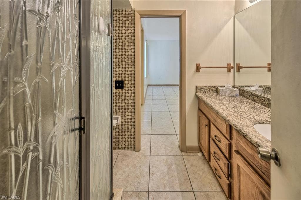 29 Caribbean Rd, Naples, FL 34108-21