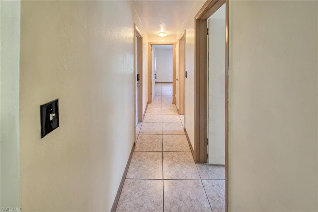 29 Caribbean Rd, Naples, FL 34108-25