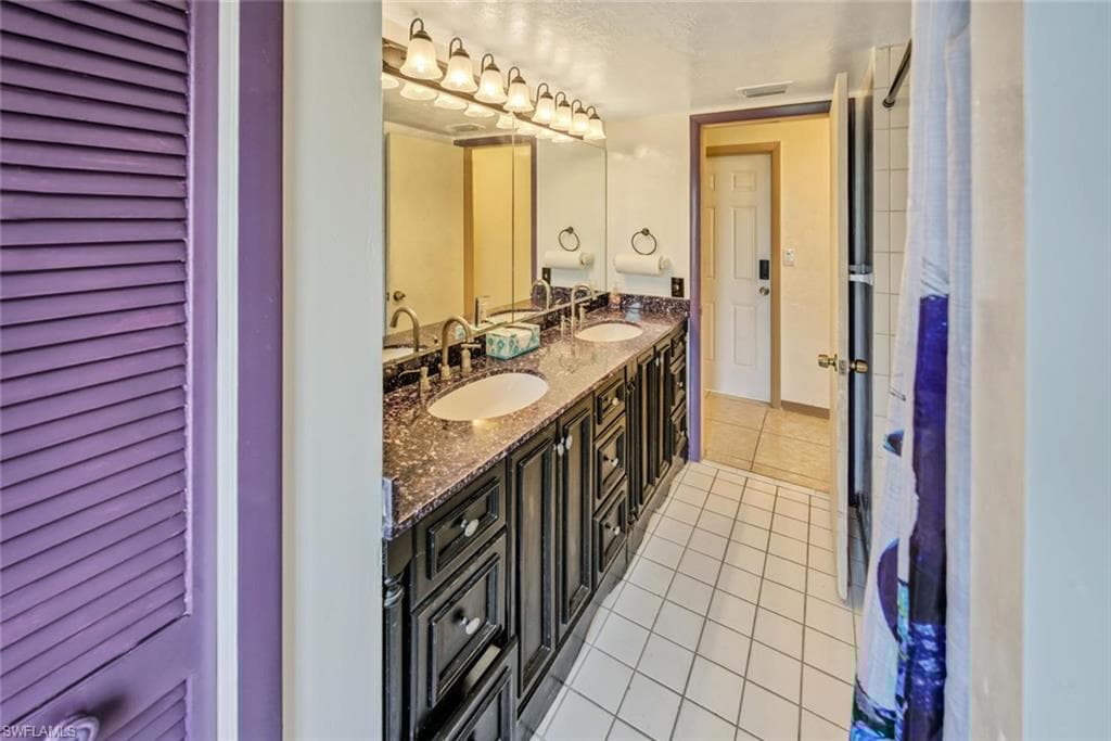 29 Caribbean Rd, Naples, FL 34108-27
