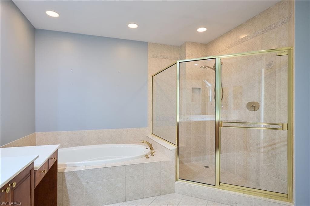 1060 Borghese Ln 106, Naples, FL 34114-15