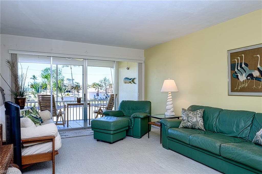 1550 Gulf Shore Blvd N W4, Naples, FL 34102-10