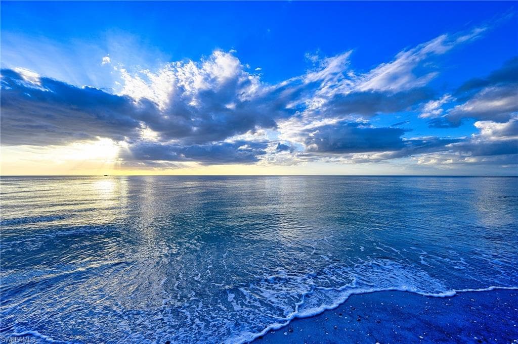 1550 Gulf Shore Blvd N W4, Naples, FL 34102-22