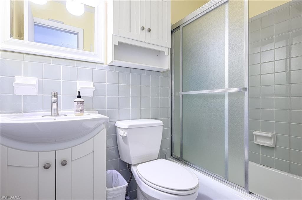 1550 Gulf Shore Blvd N W4, Naples, FL 34102-4