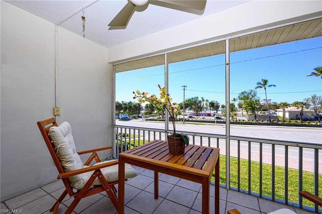 1550 Gulf Shore Blvd N W4, Naples, FL 34102-8