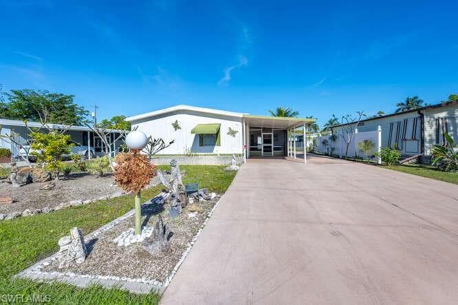 131 Grassy Key Ln 44, Naples, FL 34114-1