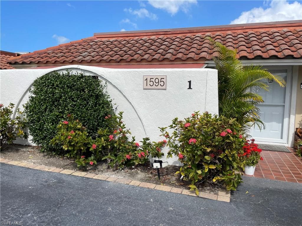 1595 Curlew Ave 1, Naples, FL 34102-2