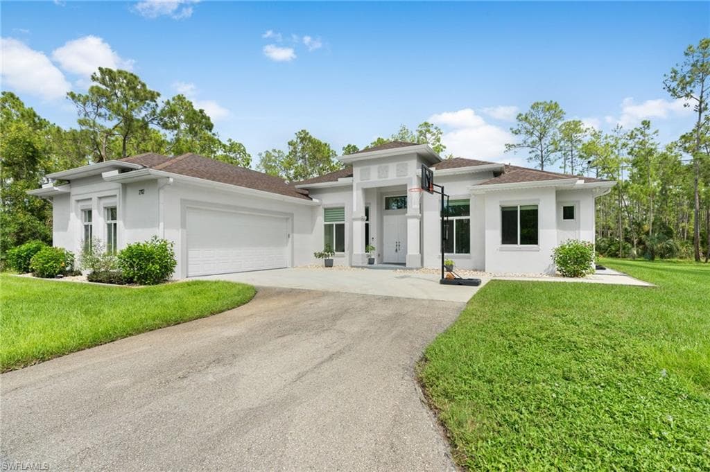 2112 16th St NE, Naples, FL 34120-40