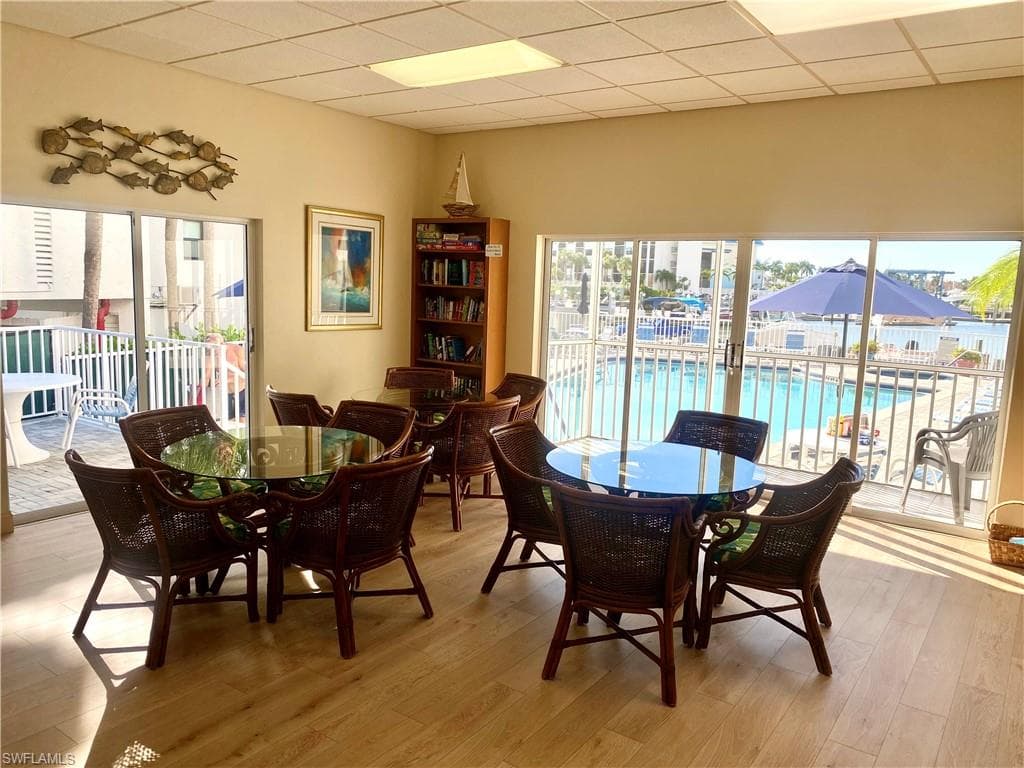 991 Barfield Dr 304, Marco Island, FL 34145-49