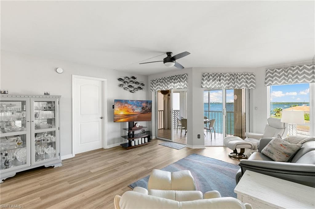 991 Barfield Dr 304, Marco Island, FL 34145-5