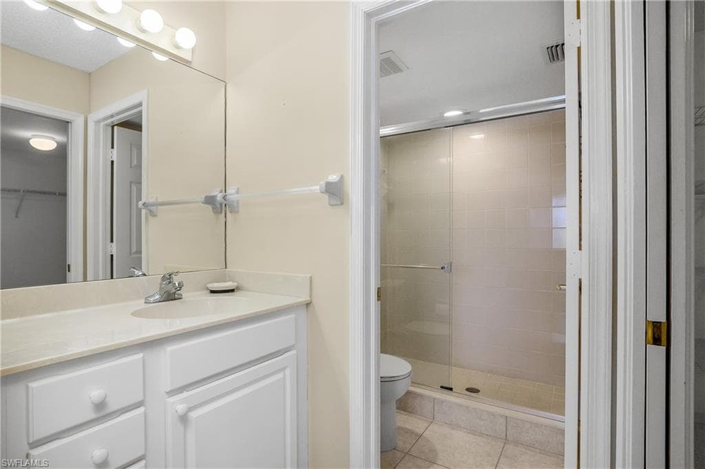 10682 Gulf Shore Dr C102, Naples, FL 34108-20