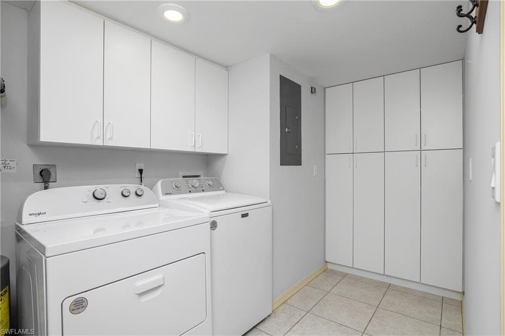 10682 Gulf Shore Dr C102, Naples, FL 34108-25