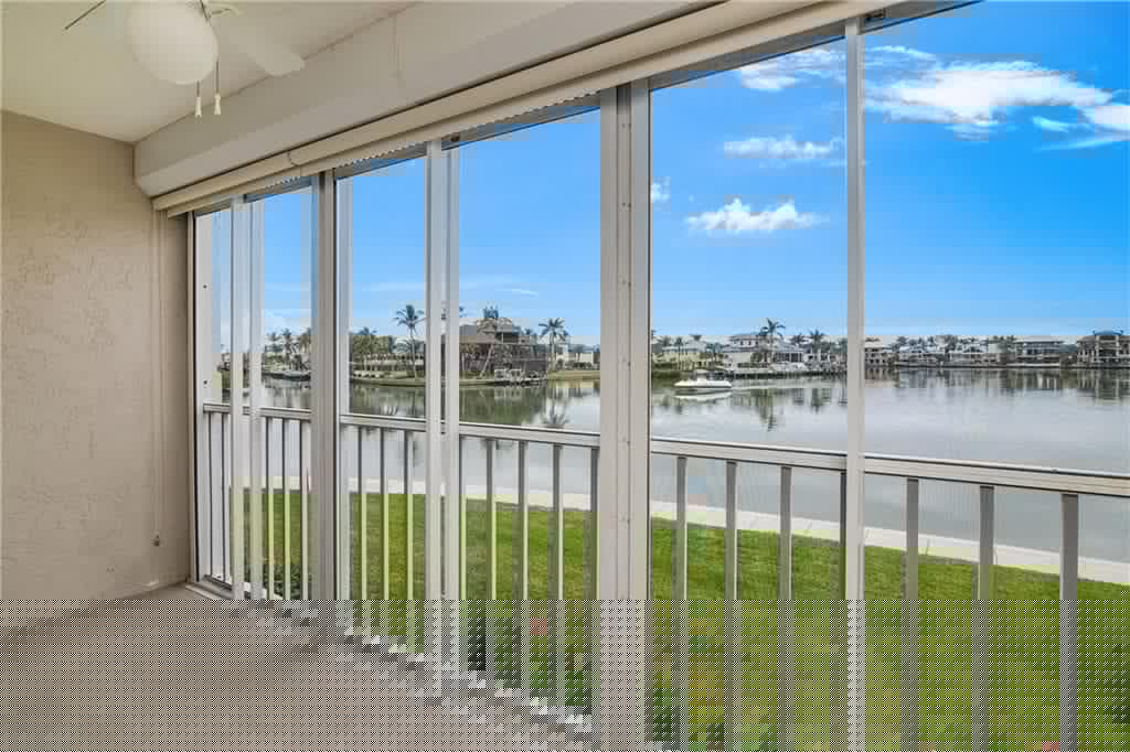 10682 Gulf Shore Dr C102, Naples, FL 34108-26