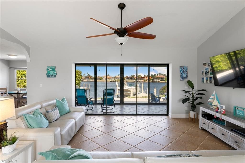 1101 Strawberry Ct, Marco Island, FL 34145-9
