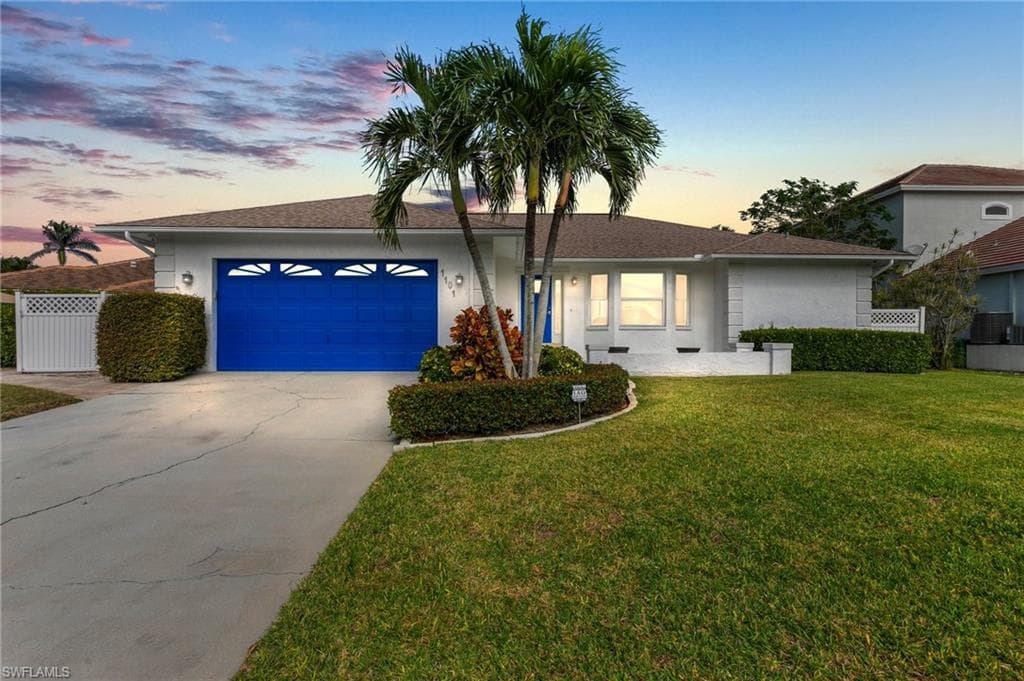 1101 Strawberry Ct, Marco Island, FL 34145-2