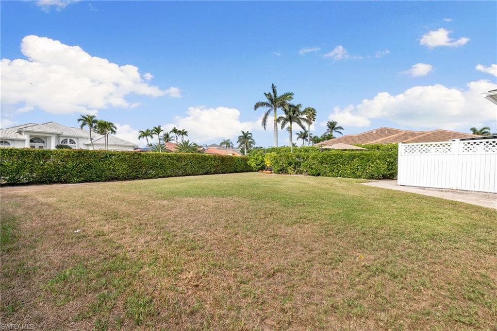 1101 Strawberry Ct, Marco Island, FL 34145-43