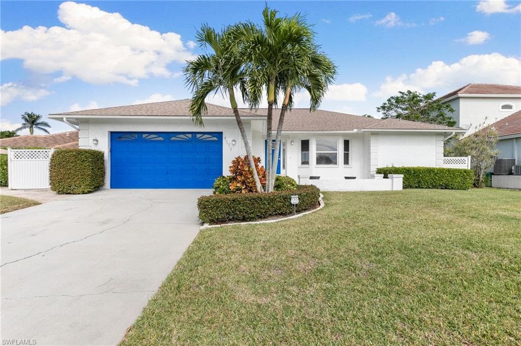 1101 Strawberry Ct, Marco Island, FL 34145-46