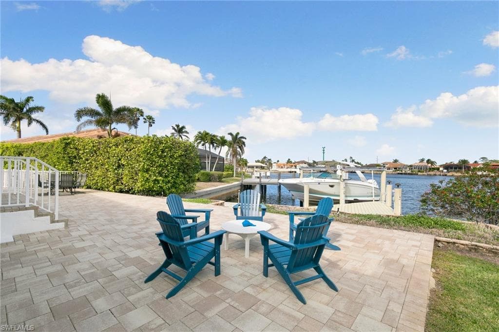 1101 Strawberry Ct, Marco Island, FL 34145-4