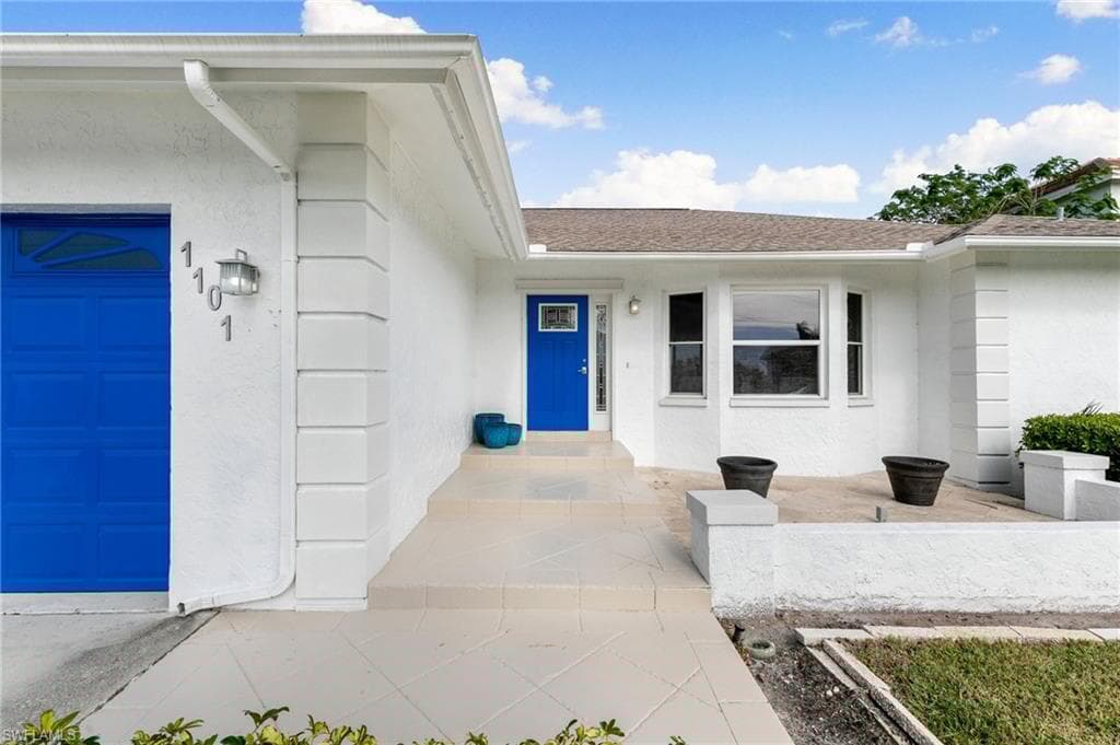 1101 Strawberry Ct, Marco Island, FL 34145-5