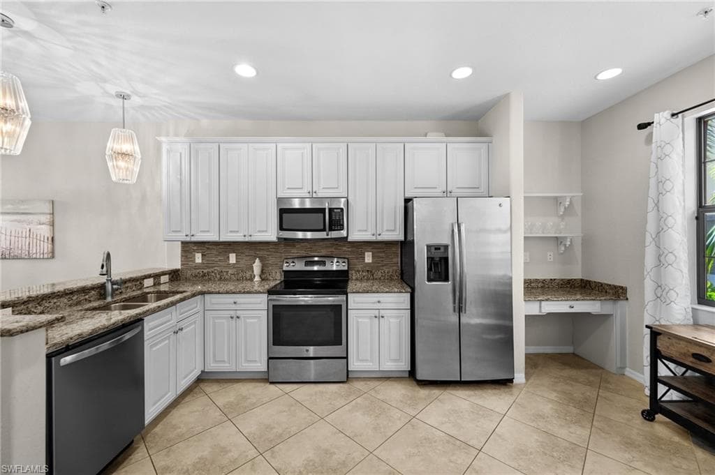 9025 Alturas St 3102, Naples, FL 34113-10