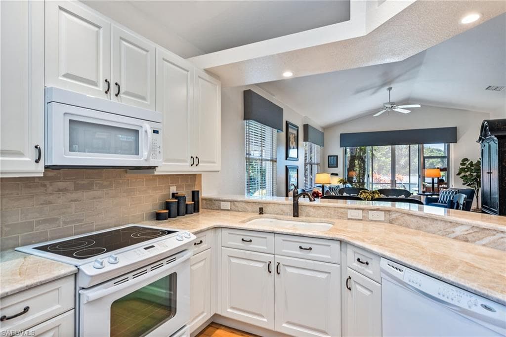 8472 Bent Creek Way, Naples, FL 34114-9