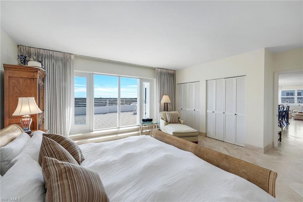 220 Seaview Ct Phc, Marco Island, FL 34145-22