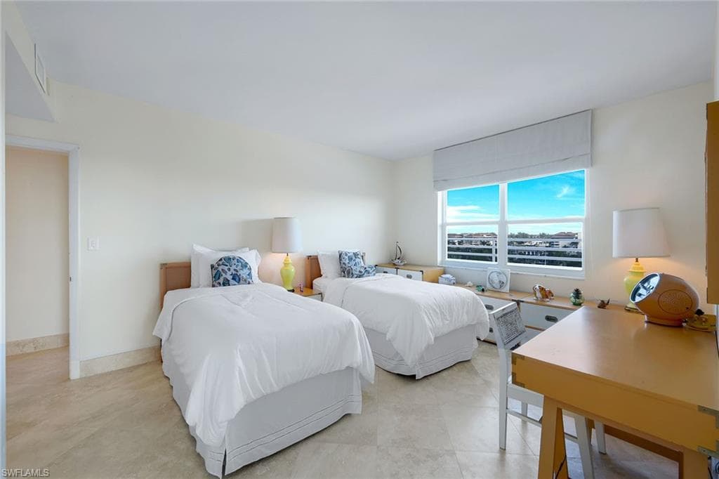 220 Seaview Ct Phc, Marco Island, FL 34145-25