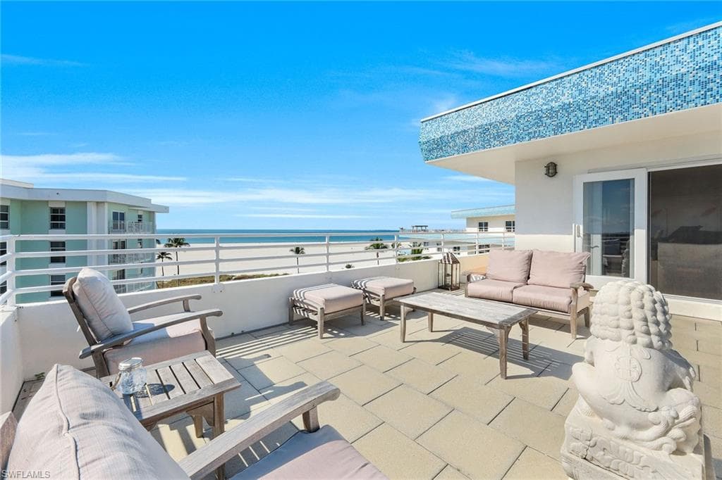 220 Seaview Ct Phc, Marco Island, FL 34145-33