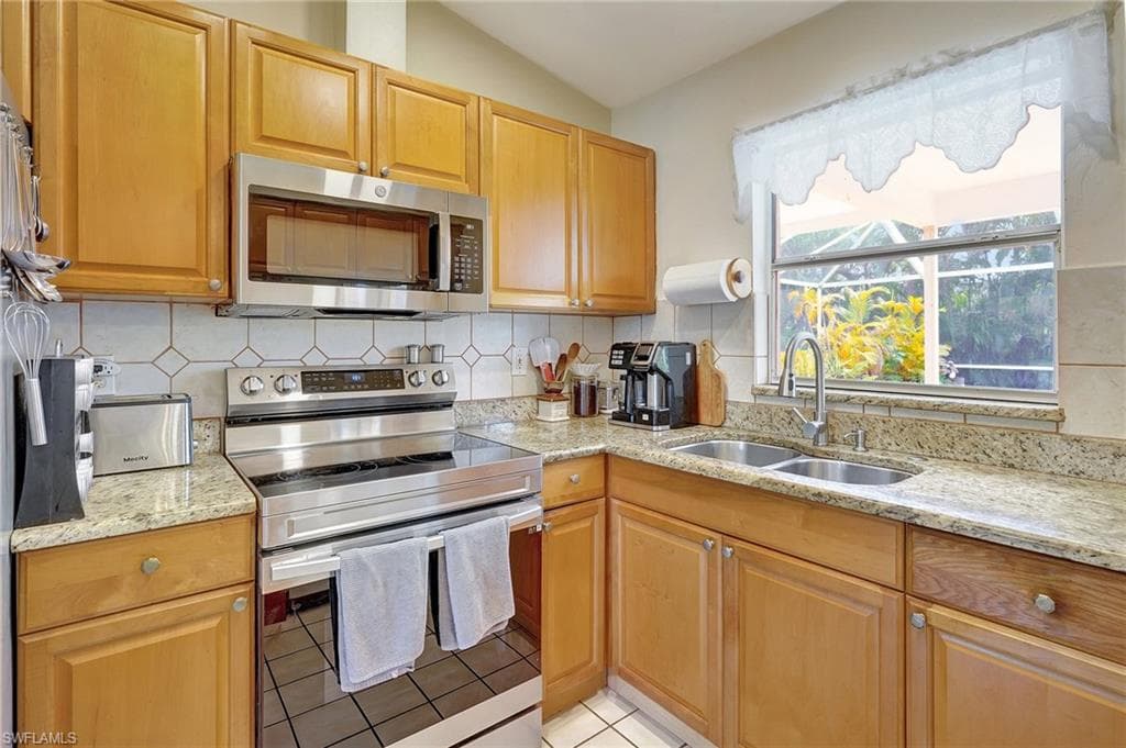 626 27th St, Cape Coral, FL 33914-9