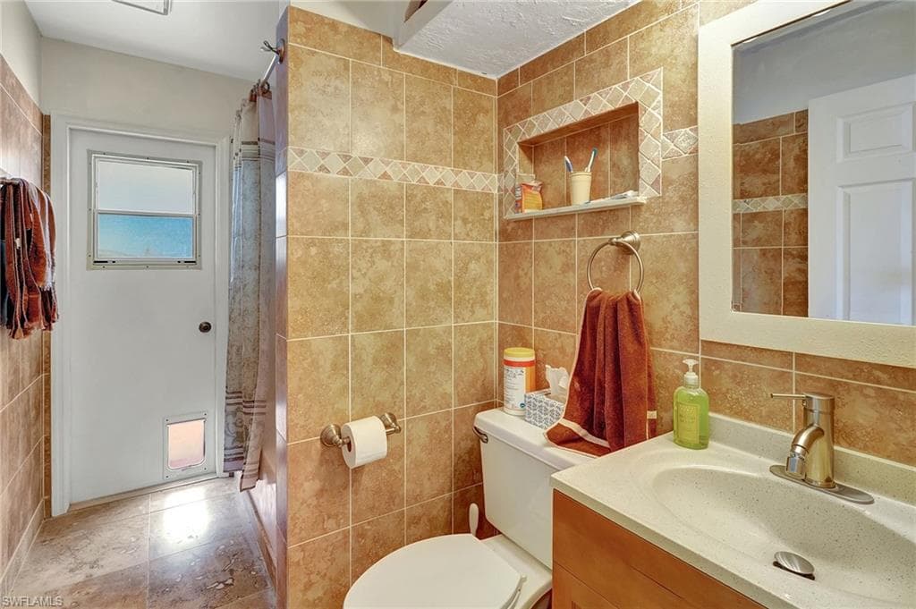 626 27th St, Cape Coral, FL 33914-18