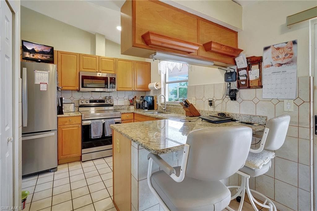 626 27th St, Cape Coral, FL 33914-8