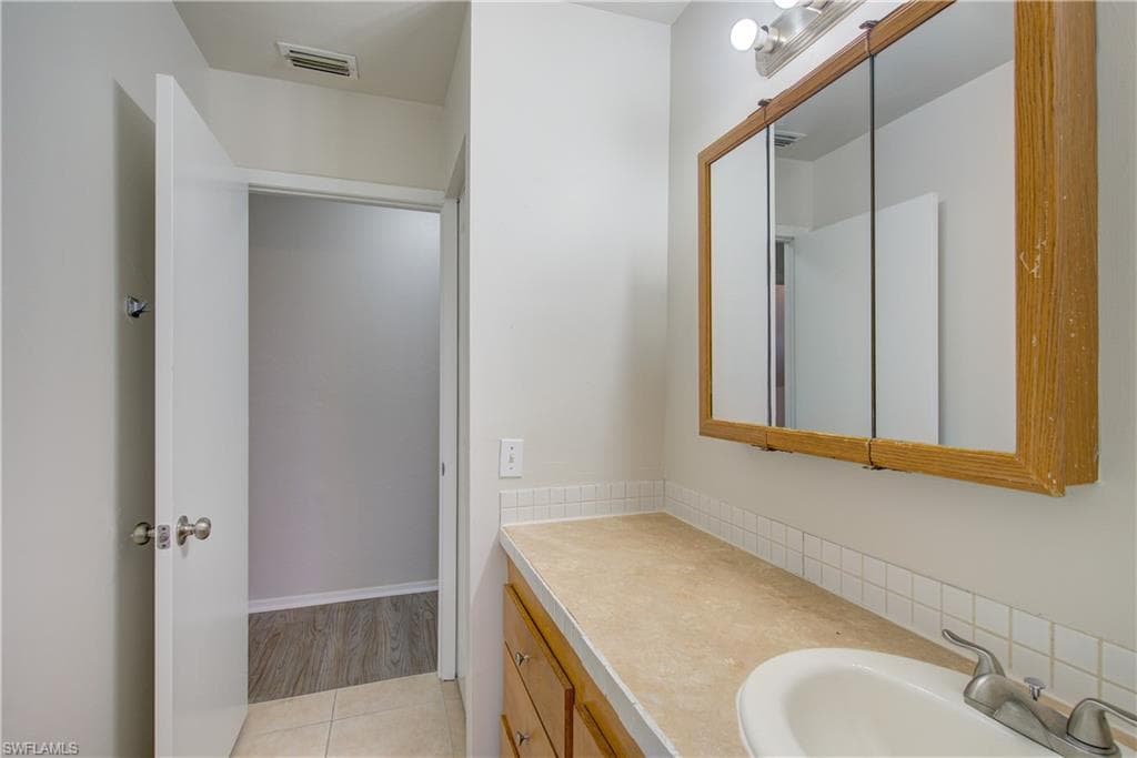 308 17th Pl, Cape Coral, FL 33990-22
