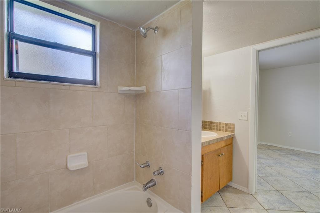 308 17th Pl, Cape Coral, FL 33990-31