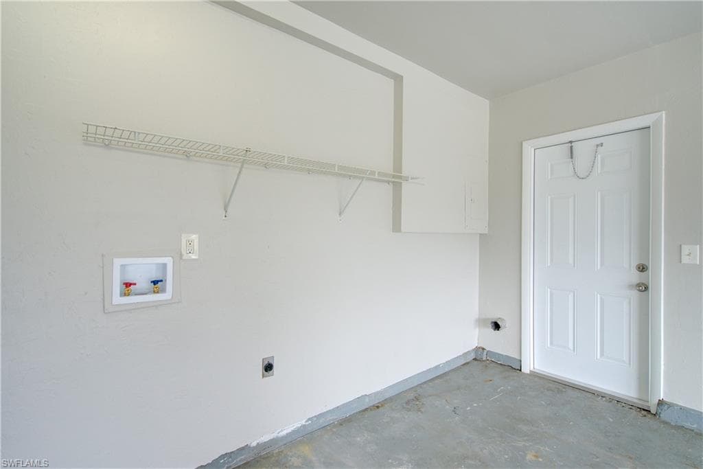 308 17th Pl, Cape Coral, FL 33990-43