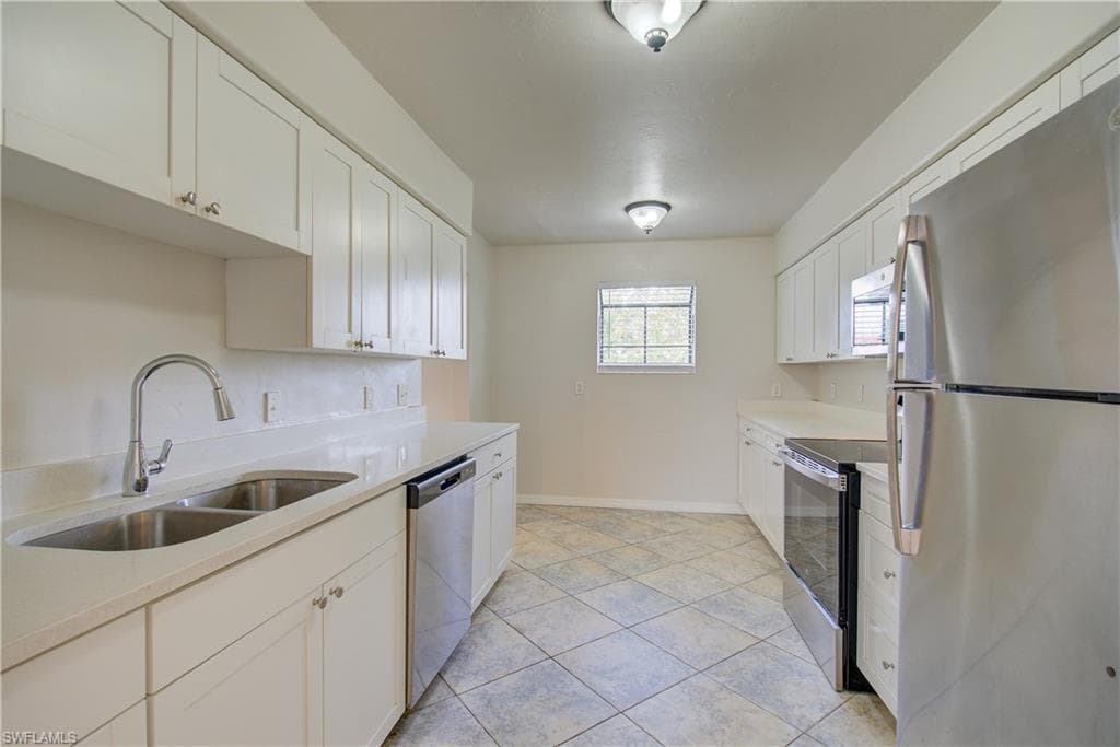 308 17th Pl, Cape Coral, FL 33990-4