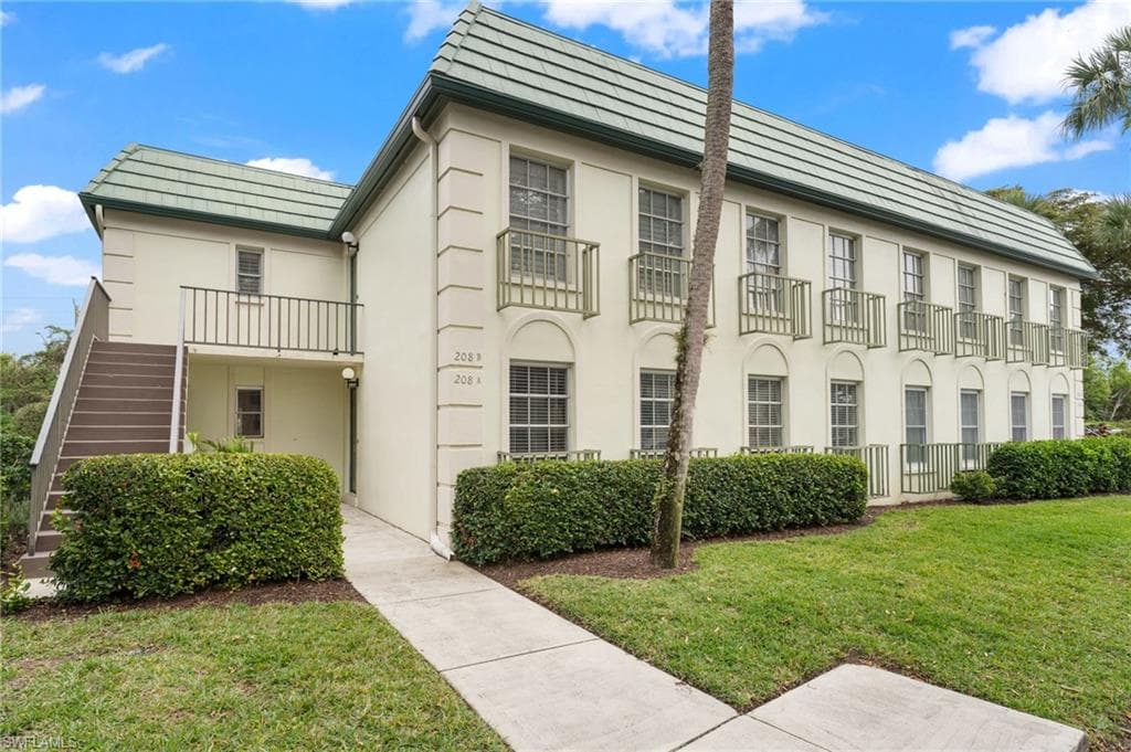 208 Bob O Link Way 208a, Naples, FL 34105-32