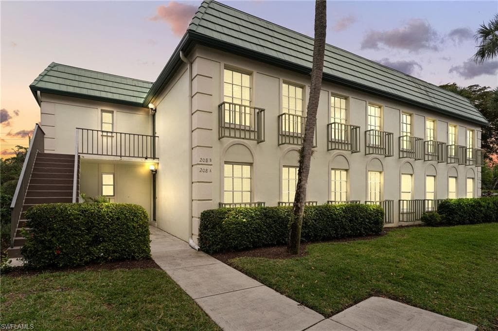 208 Bob O Link Way 208a, Naples, FL 34105-3