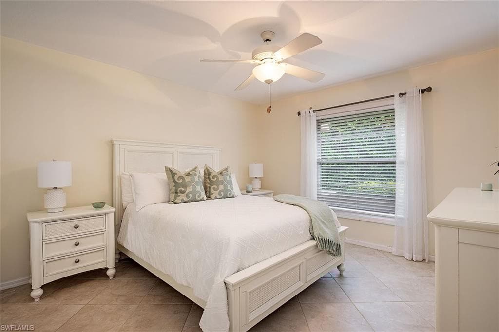 702 Willowwood Ln, Naples, FL 34108-13