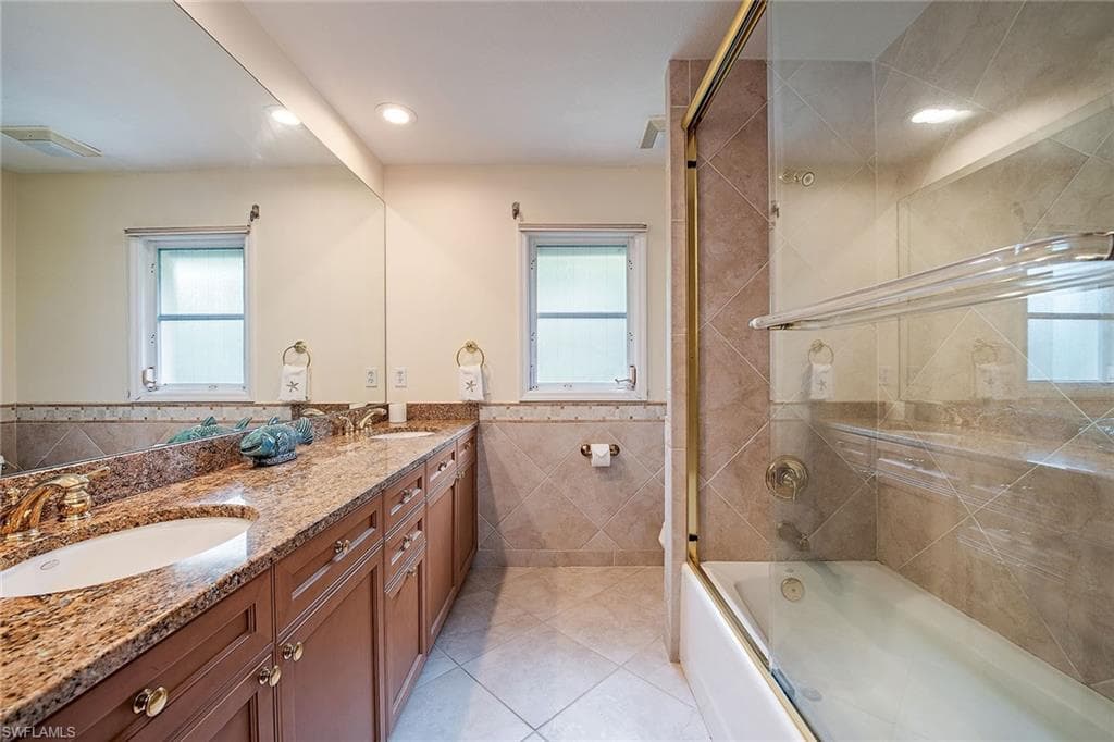 702 Willowwood Ln, Naples, FL 34108-14