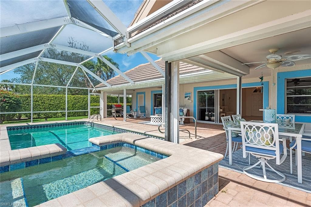 702 Willowwood Ln, Naples, FL 34108-4