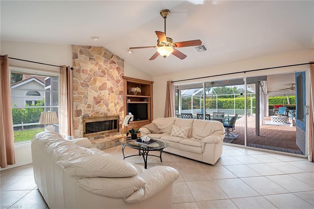 702 Willowwood Ln, Naples, FL 34108-8