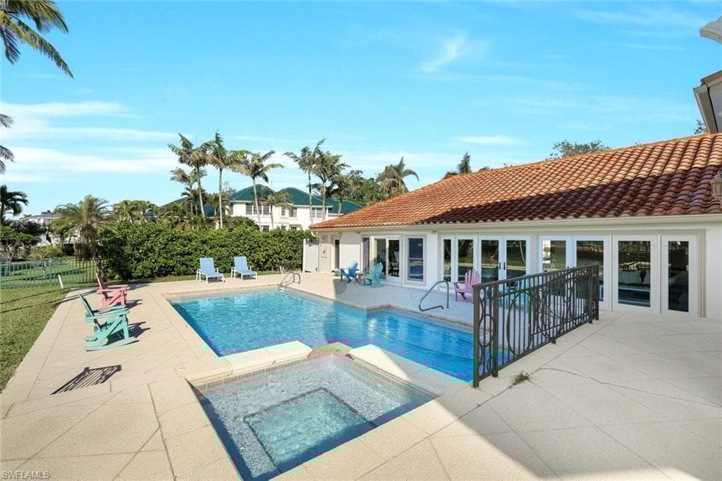 350 Bow Line Bend, Naples, FL 34103-9