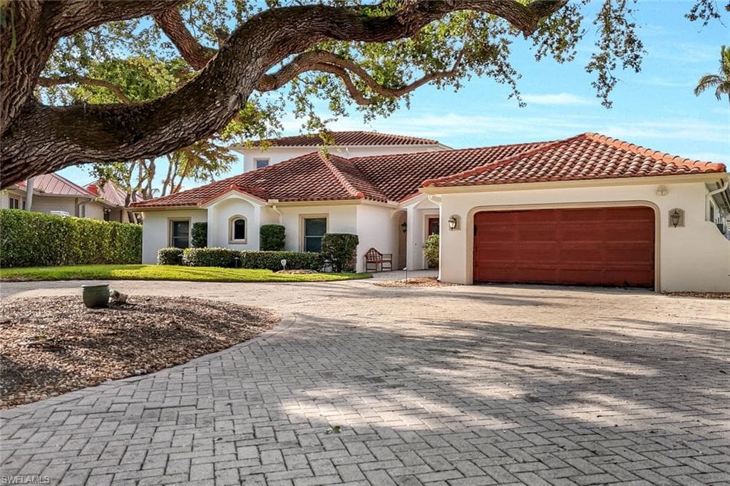 350 Bow Line Bend, Naples, FL 34103-17