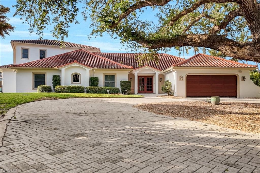 350 Bow Line Bend, Naples, FL 34103-18
