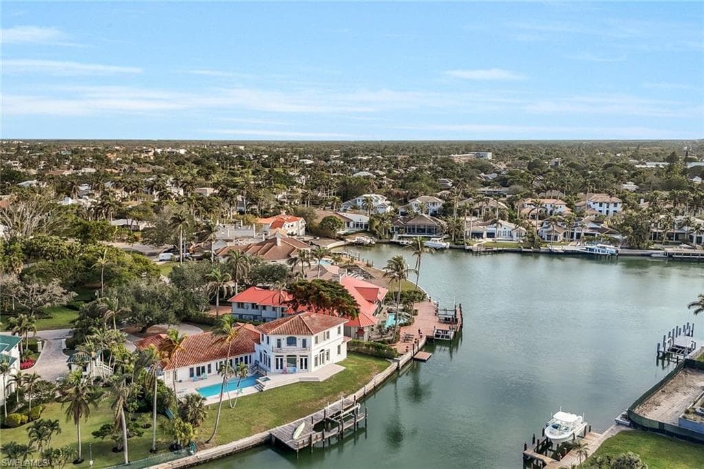 350 Bow Line Bend, Naples, FL 34103-6
