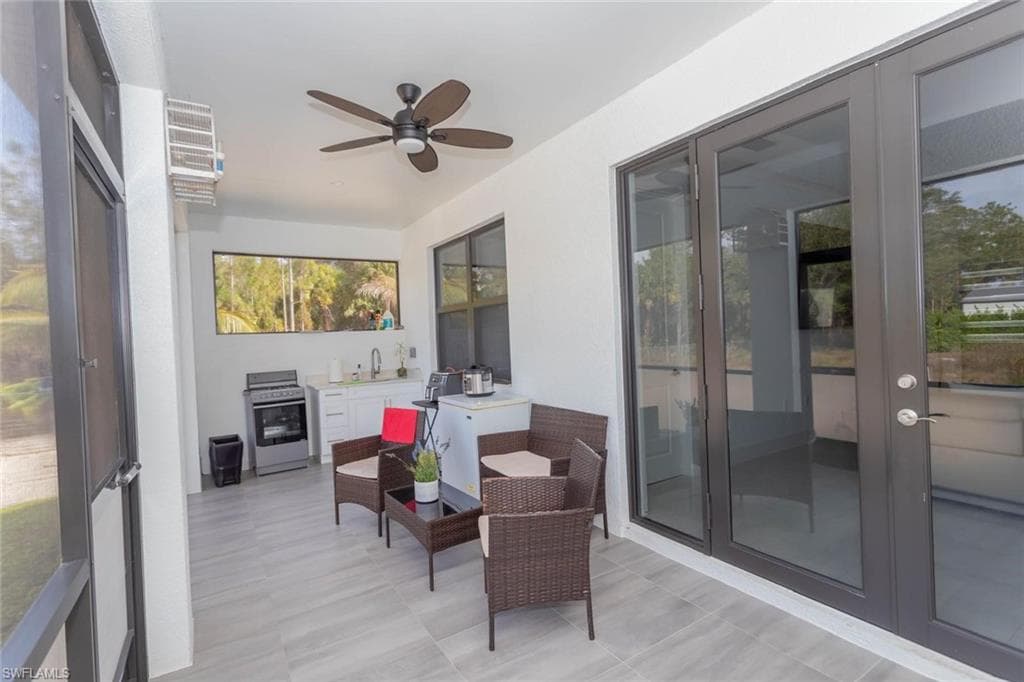 2451 10th Ave SE, Naples, FL 34117-10